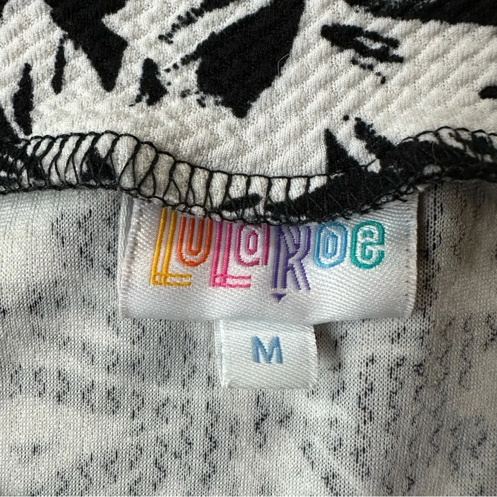 LuLaRoe Black and White Floral Cassie Stretch Pencil Skirt